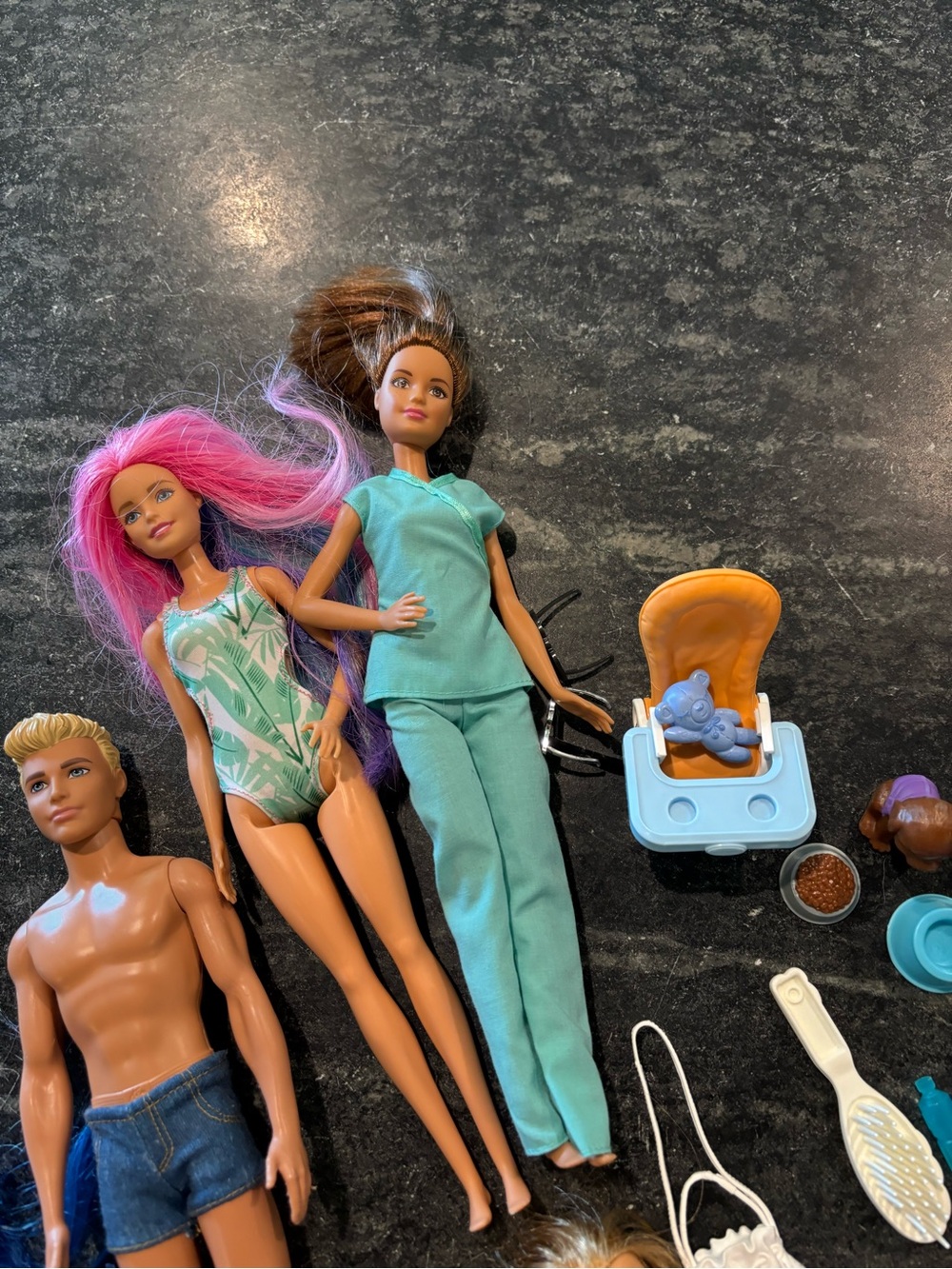 Barbie Doll Bundle Lot of 8 Dolls + Accessories, Baby, Chelsea, Ken & Furniture - Picture 5 of 8
